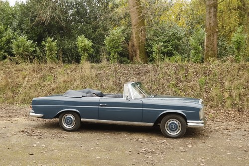 1964 Mercedes-Benz W111 220SE Cabriolet Te koop (foto 18 van 241)