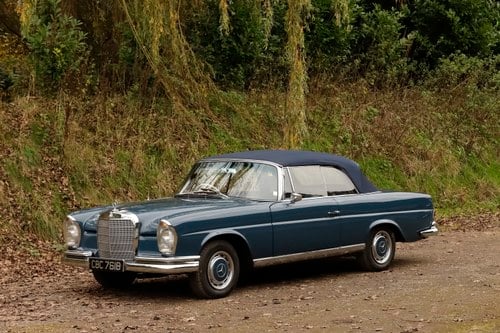 1964 Mercedes-Benz W111 220SE Cabriolet Te koop (foto 22 van 241)