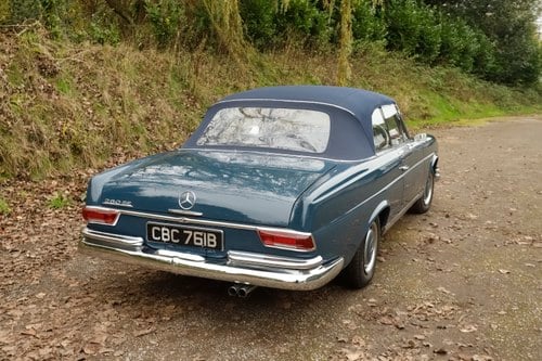 1964 Mercedes-Benz W111 220SE Cabriolet Te koop (foto 30 van 241)
