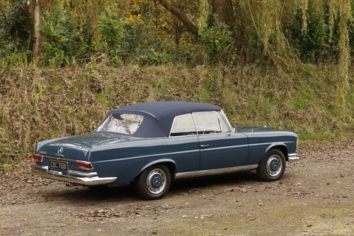 1964 Mercedes-Benz W111 220SE Cabriolet Te koop (foto 36 van 241)