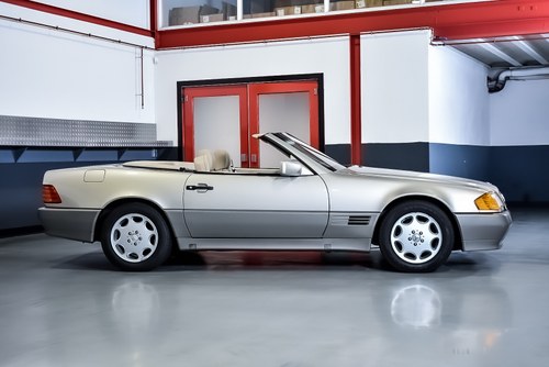 1994 Mercedes-Benz R129 SL320 Convertible 3.2L I6 For Sale (picture 17 of 140)