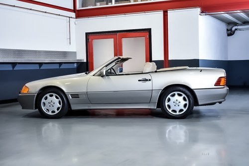 1994 Mercedes-Benz R129 SL320 Convertible 3.2L I6 For Sale (picture 29 of 140)