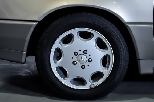 1994 Mercedes-Benz R129 SL320 Convertible 3.2L I6 For Sale (picture 45 of 140)