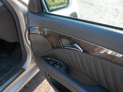 2003 Mercedes-Benz E240 Avantgarde In vendita (immagine 21 di 263)