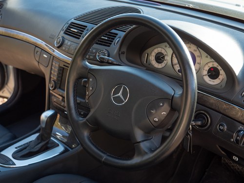 2003 Mercedes-Benz E240 Avantgarde In vendita (immagine 41 di 263)