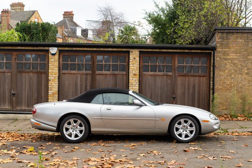 1998 Jaguar XK8 In vendita (immagine 11 di 184)