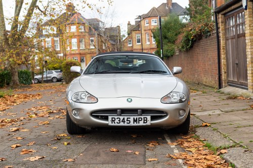 1998 Jaguar XK8 In vendita (immagine 16 di 184)