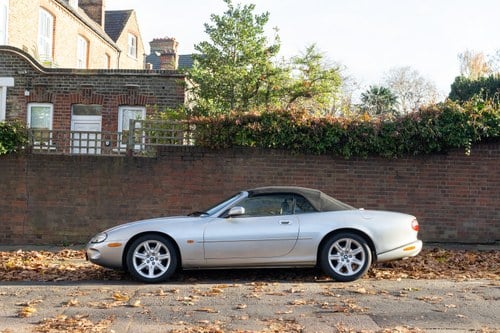 1998 Jaguar XK8 In vendita (immagine 28 di 184)