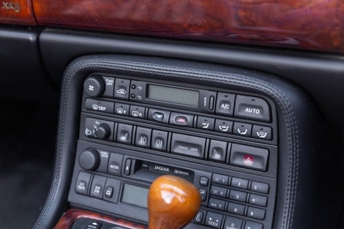 1998 Jaguar XK8 In vendita (immagine 55 di 184)