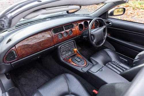 1998 Jaguar XK8 In vendita (immagine 64 di 184)