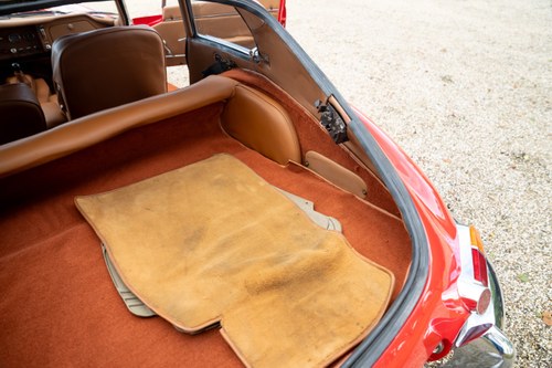 1966 Jaguar E-Type Series 1 2+2 In vendita (immagine 59 di 122)