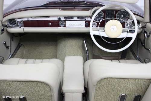 1968 Mercedes-Benz W113 280SL ‘Pagoda’ Te koop (foto 31 van 59)