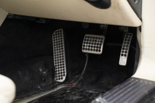 2007 Aston Martin DB9 Volante à venda (imagem 43 de 128)