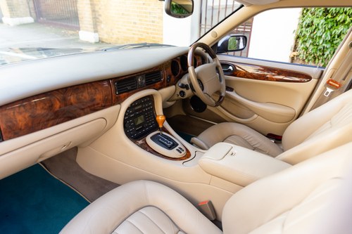 2002 Jaguar XJ8 Sovereign 3.2 till salu (bild 26 av 163)