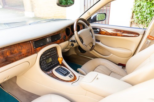 2002 Jaguar XJ8 Sovereign 3.2 till salu (bild 28 av 163)