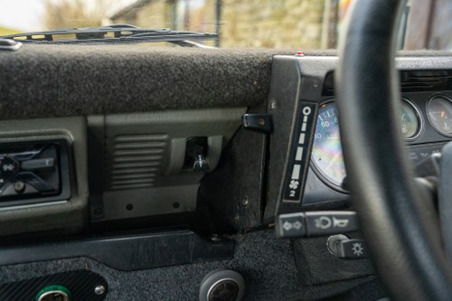 1993 Land Rover Defender 90 For Sale (picture 39 of 193)