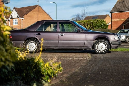 1993 Mercedes-Benz 280E W124 For Sale (picture 5 of 251)