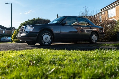 1993 Mercedes-Benz 280E W124 For Sale (picture 10 of 251)
