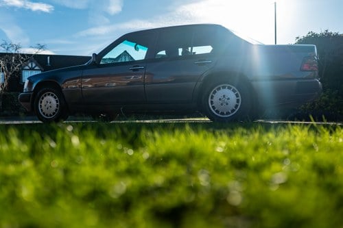 1993 Mercedes-Benz 280E W124 For Sale (picture 12 of 251)