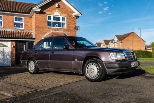 1993 Mercedes-Benz 280E W124 For Sale (picture 16 of 251)