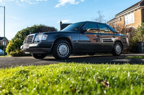 1993 Mercedes-Benz 280E W124 For Sale (picture 23 of 251)