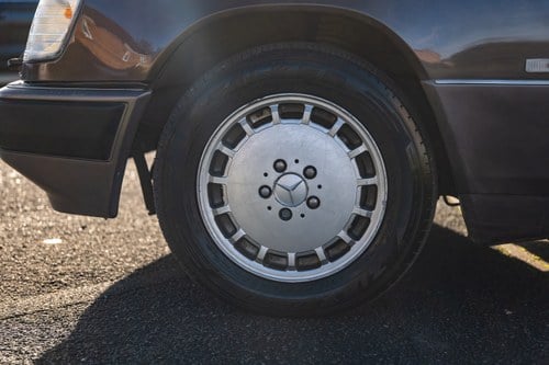 1993 Mercedes-Benz 280E W124 For Sale (picture 34 of 251)