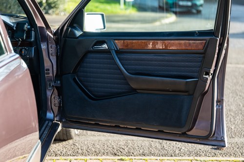 1993 Mercedes-Benz 280E W124 For Sale (picture 37 of 251)