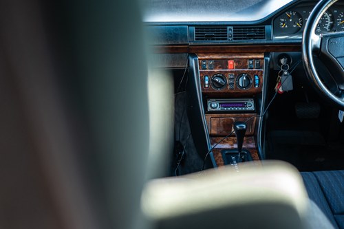 1993 Mercedes-Benz 280E W124 For Sale (picture 106 of 251)