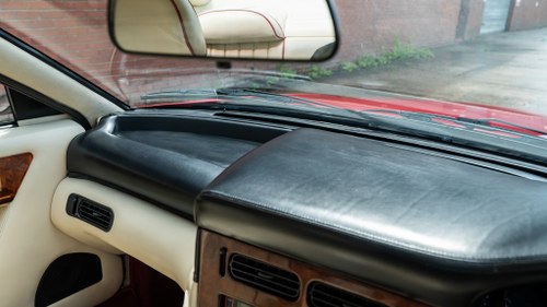 1992 Aston Martin Virage Te koop (foto 35 van 195)