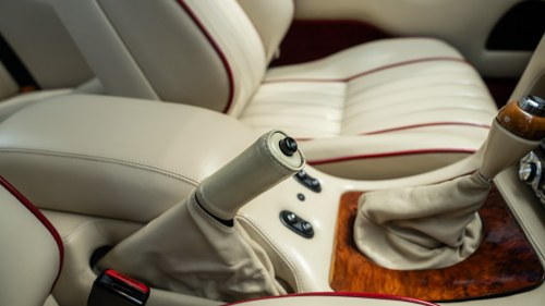 1992 Aston Martin Virage Te koop (foto 41 van 195)