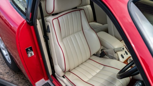 1992 Aston Martin Virage Te koop (foto 46 van 195)