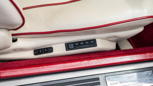 1992 Aston Martin Virage Te koop (foto 48 van 195)