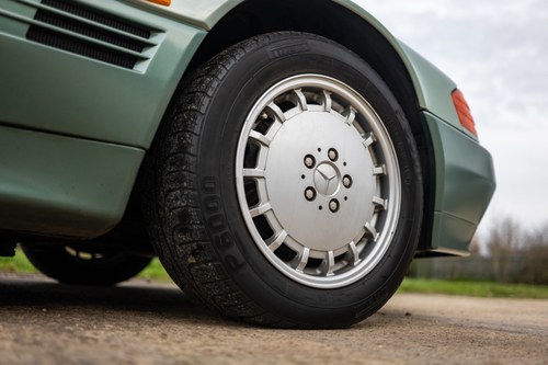 1990 Mercedes-Benz R129 500SL Te koop (foto 41 van 264)