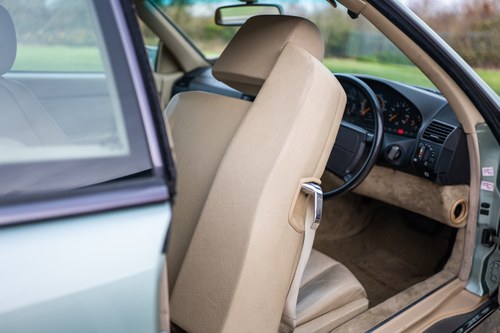 1990 Mercedes-Benz R129 500SL Te koop (foto 72 van 264)