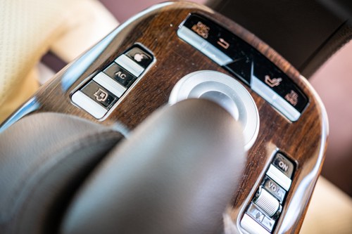 2015 Mercedes-Benz BRABUS iBusiness 3D 4.0 LWB In vendita (immagine 175 di 277)