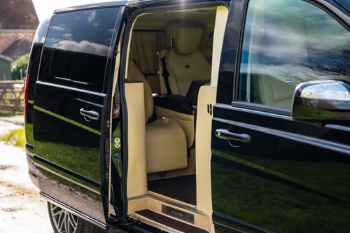 2015 Mercedes-Benz BRABUS iBusiness 3D 4.0 LWB In vendita (immagine 207 di 277)