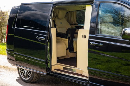 2015 Mercedes-Benz BRABUS iBusiness 3D 4.0 LWB In vendita (immagine 208 di 277)