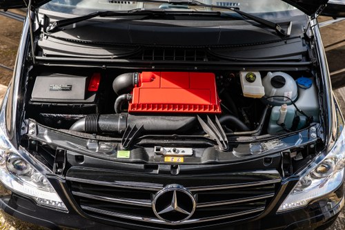 2015 Mercedes-Benz BRABUS iBusiness 3D 4.0 LWB In vendita (immagine 249 di 277)