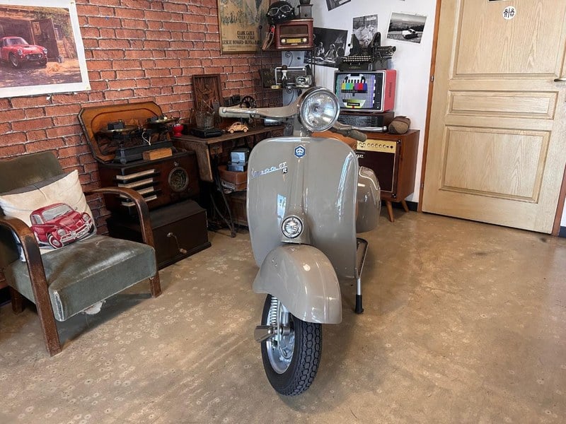 1974 Vespa Gran Turismo R - 1 1974 Vespa Gran Turismo R - 1