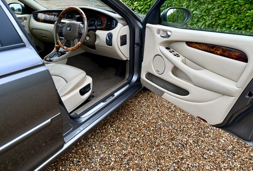 2007 Jaguar X-Type 3.0 V6 Sovereign Estate For Sale (picture 16 of 79)