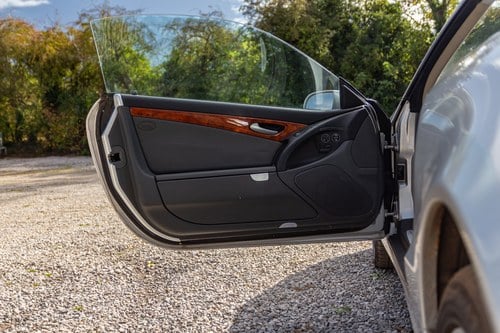2004 Mercedes-Benz R230 SL500 In vendita (immagine 51 di 205)