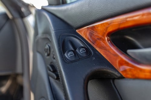 2004 Mercedes-Benz R230 SL500 In vendita (immagine 42 di 205)