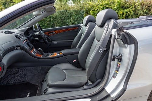 2004 Mercedes-Benz R230 SL500 In vendita (immagine 46 di 205)