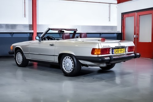 1987 Mercedes-Benz R107 560SL Convertible 5,6L V8 Te koop (foto 15 van 121)