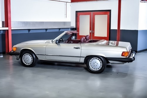 1987 Mercedes-Benz R107 560SL Convertible 5,6L V8 Te koop (foto 16 van 121)
