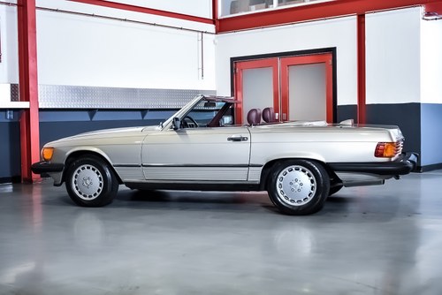 1987 Mercedes-Benz R107 560SL Convertible 5,6L V8 Te koop (foto 17 van 121)