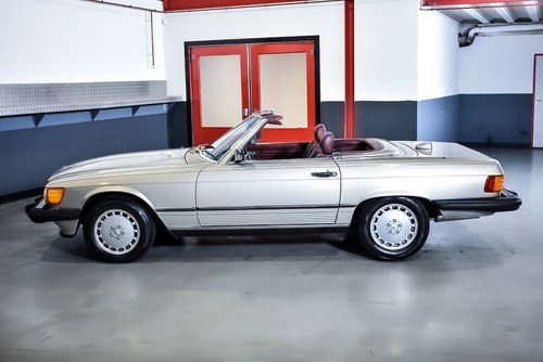 1987 Mercedes-Benz R107 560SL Convertible 5,6L V8 Te koop (foto 18 van 121)