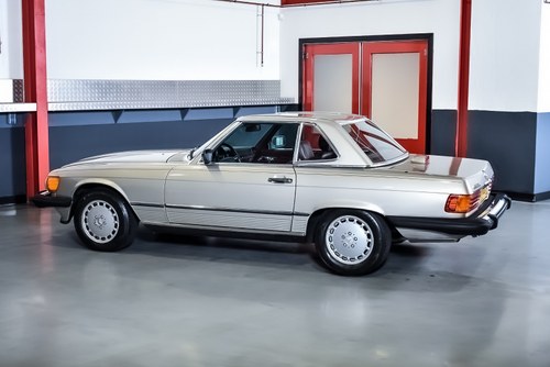 1987 Mercedes-Benz R107 560SL Convertible 5,6L V8 Te koop (foto 26 van 121)