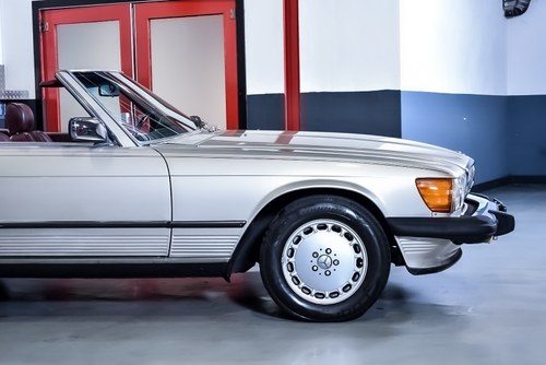 1987 Mercedes-Benz R107 560SL Convertible 5,6L V8 Te koop (foto 31 van 121)