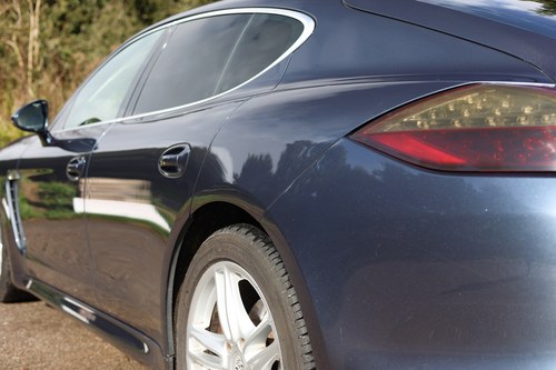 2010 Porsche Panamera V8S Te koop (foto 98 van 312)